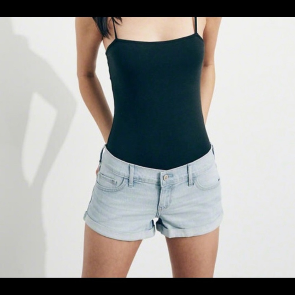Hollister jean shorts size 27